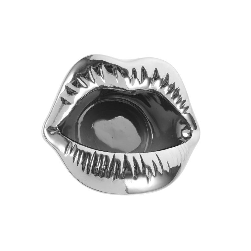 Lip Ashtray